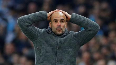 Trainer unter Schock. Pep Guardiola verpasst nach derzeitigem Stand in den kommenden beiden Jahren mit Manchester City die Champions League.