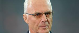 Franz Beckenbauer steht weiter unter Druck.