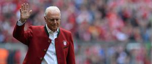 Franz Beckenbauer hat sich sein ehrenamtliche Engagement offenbar sehr gut bezahlen lassen.