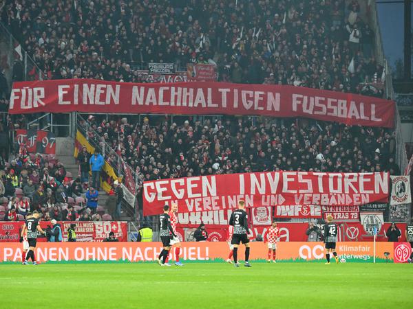 Freiburgs Fans haben sich durchgesetzt, ihr Verein wird gegen den Investoredeal votieren.