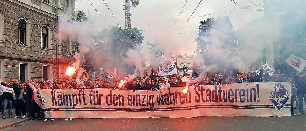 Für ihren Widerstand gegen Red Bull wurden die Austria-Fans gefeiert und verdammt.