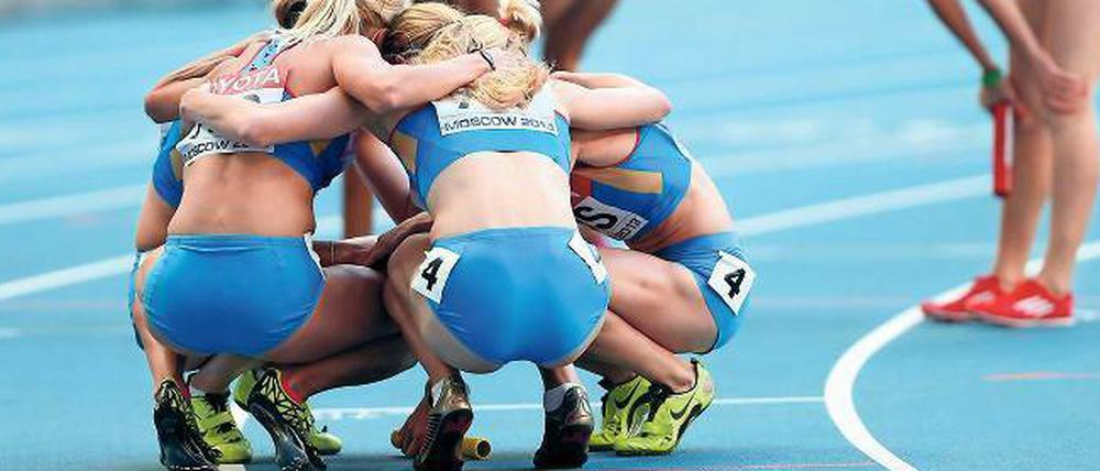 In der Wagenburg. Russlands Leichtathleten sollen jahrelang systematisch betrogen haben. Hier feiert die 4x400-Meter-Staffel der Frauen ihren Sieg bei der Weltmeisterschaft 2013 in Moskau.