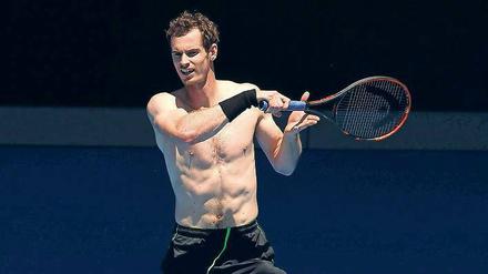 Alle Hemden sind schon eingepackt. Andy Murray steht bei den Australian Open auf Abruf bereit für den Heimflug zur schwangeren Ehefrau nach London. Foto: Imago/BPI