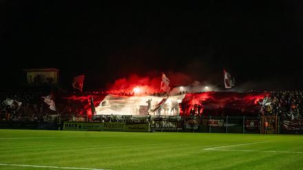 Auch beim Spiel des BFC Dynamo gegen Greifswald im Februar wurde Pyrotechnik gezündet.