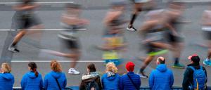 Tempo. Insgesamt schafften es 44065 Läufer und Läuferinnen bis ins Ziel des Marathons.