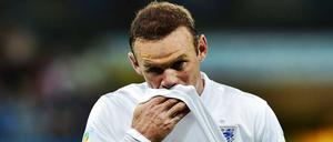 Endlich getroffen, doch am Ende hilft das erste WM-Tor von Wayne Rooney England gegen Uruguay nicht weiter.