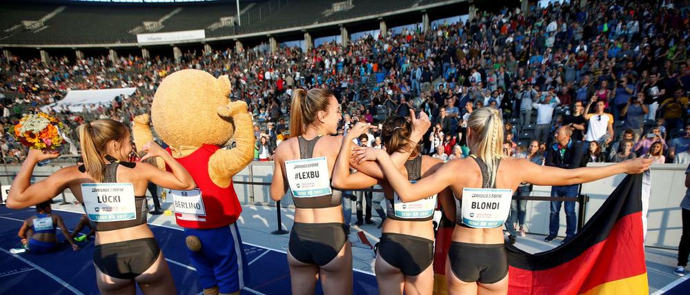 Die deutsche 4x100 Meter-Staffel feiert beim ISTAF-Meeting vor vollen Rängen. Darauf hofft man auch für die EM 2018.
