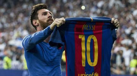 Nie wieder. Messi verlässt den FC Barcelona. Den Fans bleiben ikonische Bilder wie das nach dem Sieg gegen Real Madrid im April 2013