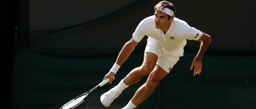 Rausgerutscht. Roger Federer verliert den Halt und das Spiel gegen Kevin Anderson.