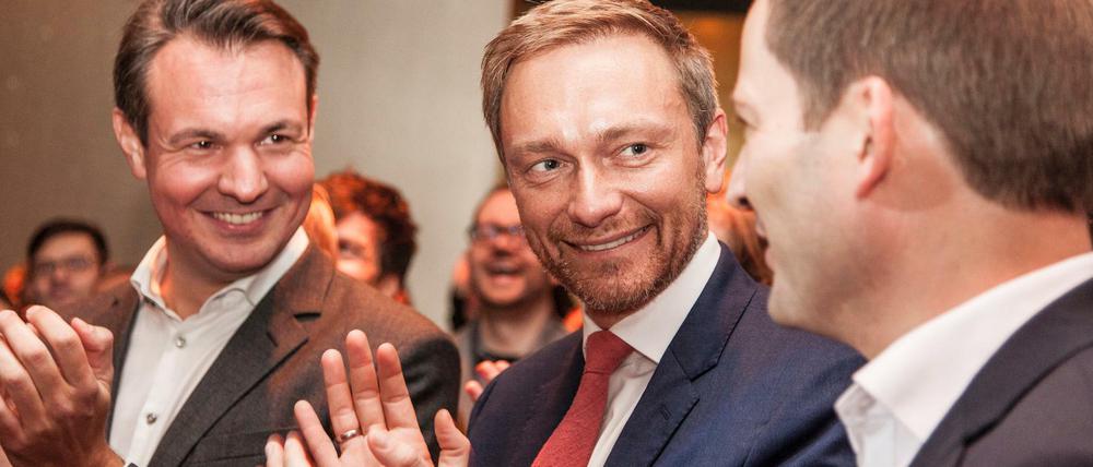 Verbandschef Florian Nöll mit FDP-Chef Christian Lindner auf der Feier des Startupverbandes. 