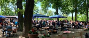 Viele Berliner zog es bei schönem Wetter ins „Loretta am Wannsee“.
