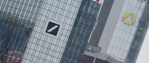Die Zentralen der Deutschen Bank und der Commerzbank in Frankfurt. 