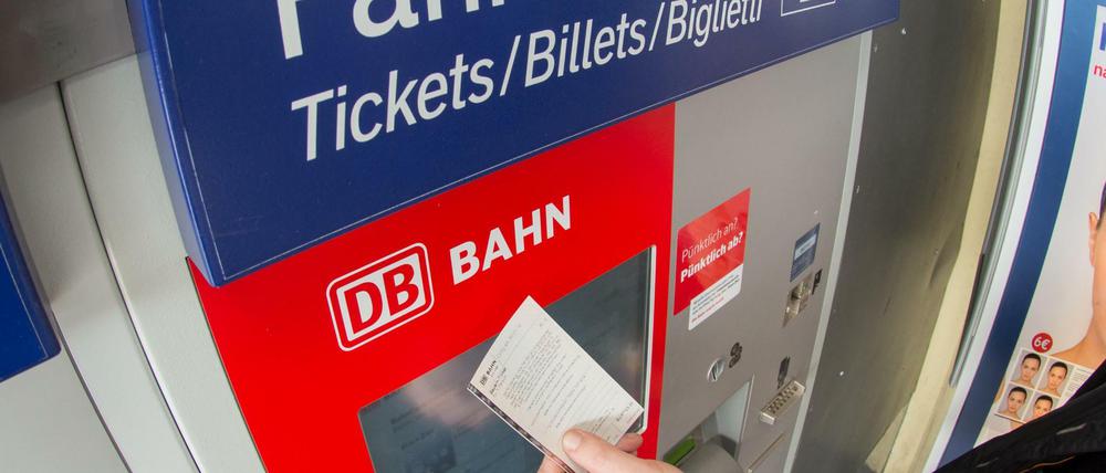 Auslaufmodell: Fahrkartenautomaten sollen eines Tages unnötig werden, sagt Bahnchef Lutz. 