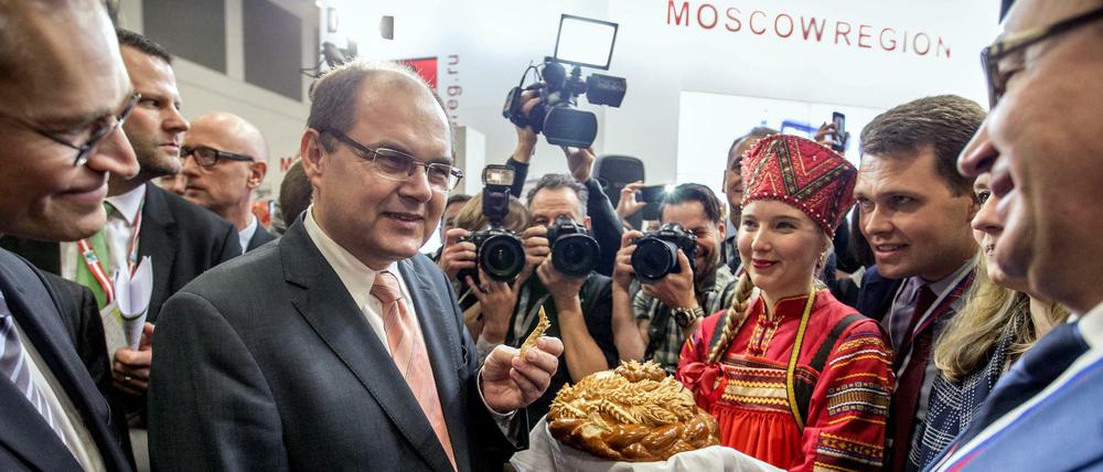 Der russischer Agrarminister Alexander Tkatschjow durfte zwar das G-20-Ministertreffen besuchen. Aber den russischen Messestand auf der Grünen Woche durfte er nicht sehen. Eigentlich hätte er auch nicht einreisen dürfen. 