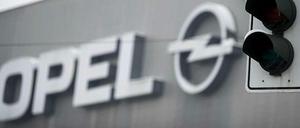 Alle wissen, was die IG Metall glasklar formuliert: Opel steht am Abgrund, die Werke sind nur zur Hälfte ausgelastet, die Verluste nicht mehr lange tragbar.
