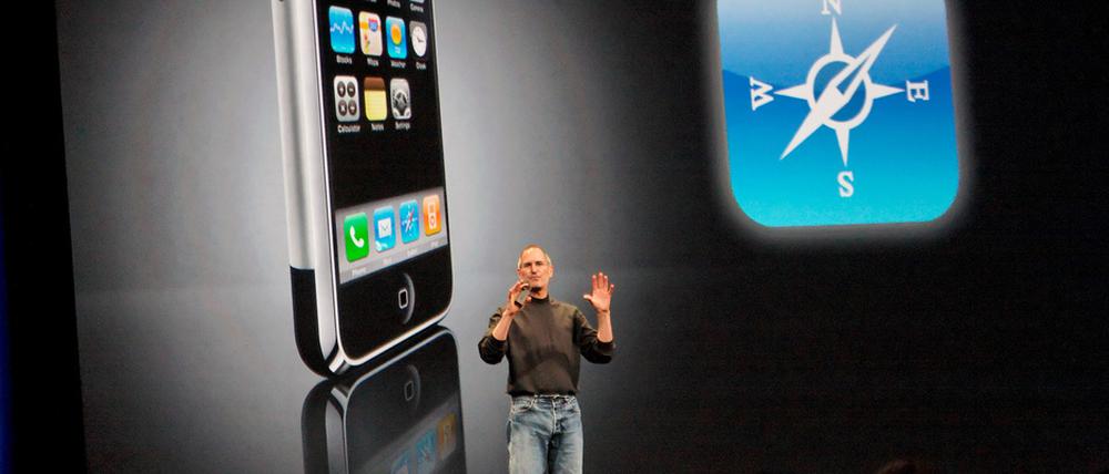 Steve Jobs bei der Vorstellung des ersten iPhones am 9. Januar 2007. 