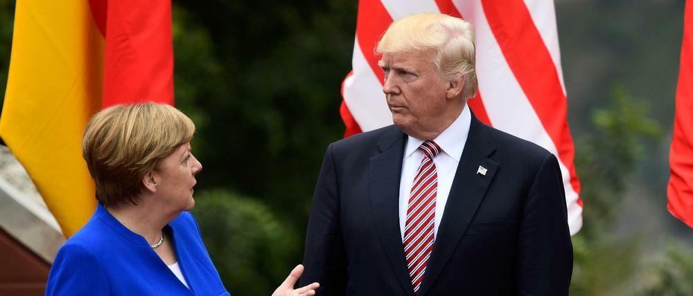 Gesprächsbedarf: Bundeskanzlerin Merkel und US-Präsident Trump.
