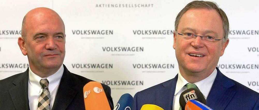 Ministerpräsident Stephan Weil mit dem VW-Betriebsratsvorsitzenden Bernd Osterloh.