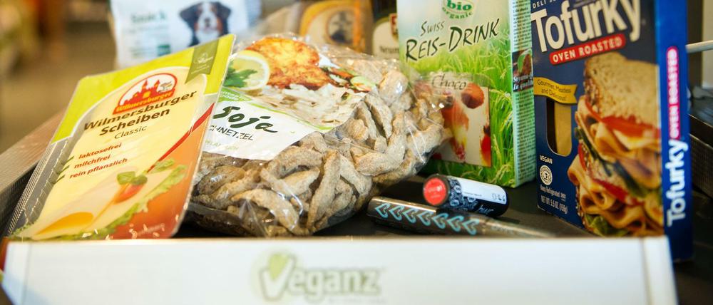 Vegane Produkte an der Veganz-Kasse. Die Supermärkte in Frankfurt und München sind schon zu. Bei anderen ist die Zukunft ungewiss. 