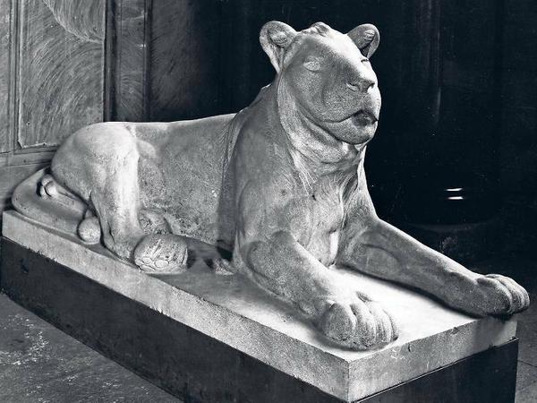 Der steinerne Löwe von August Gaul (1903) ist ebenfalls restituiert.