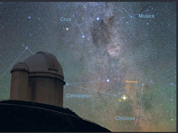 Sternenplan. Blick von der Europäischen Südsternwarte in La Silla/Chile auf Proxima Centauri (unten rechts).