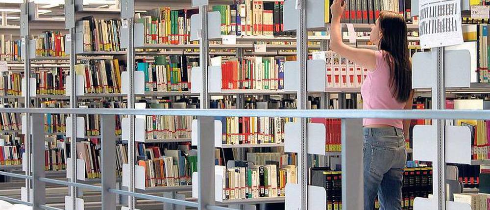 Wissenschaftseinrichtungen haben dem Großverlag Elsevier gekündigt - den Schaden haben Forscher, die nicht mehr an Literatur kommen, sagt unser Autor.