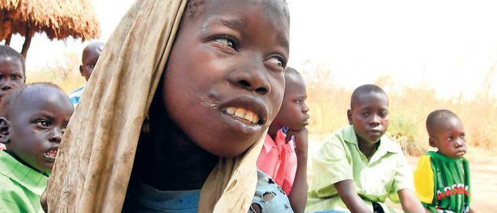 Gezeichnet. Der elfjährige Okello leidet an der Nickkrankheit. Er lebt im Bezirk Gulu nördlich der ugandischen Hauptstadt Kampala.