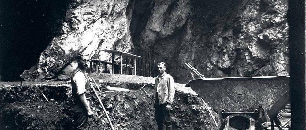 1937 wurde bei Ausgrabungen auf der Schwäbischen Alb der Oberschenkelknochen eines Neandertalers entdeckt.