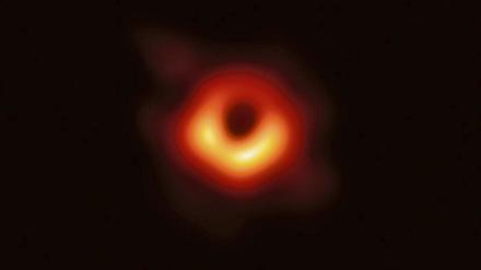 2019 gelang es mehr als 200 Forschern erstmals, das "Drumherum" eines Schwarzen Lochs abzubilden. 