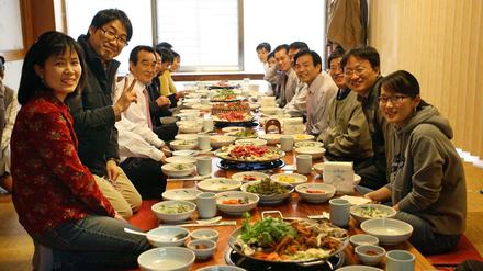 Gemütlich. Koreaner schätzen Gesellschaft und heißes Essen. 