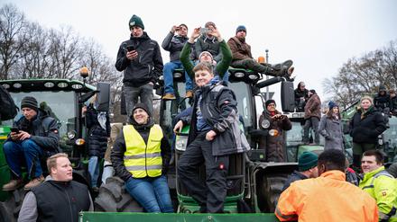 Mehrere tausend Landwirte demonstrierten im Dezember mit ihren Traktoren in der Hauptstadt vor dem Brandenburger Tor gegen Sparpläne der Ampel-Regierung. 