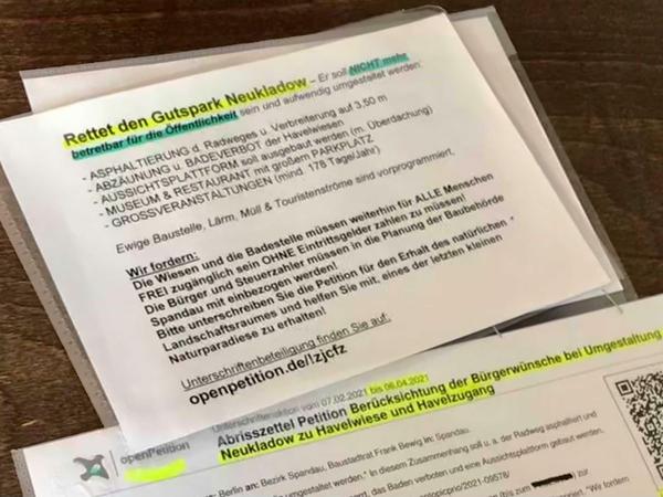 Infozettel zur Unterschriftenliste in Kladower Restaurants: "Der Park soll nicht mehr betretbar sein", sogar "Eintrittsgelder" werden thematisiert.