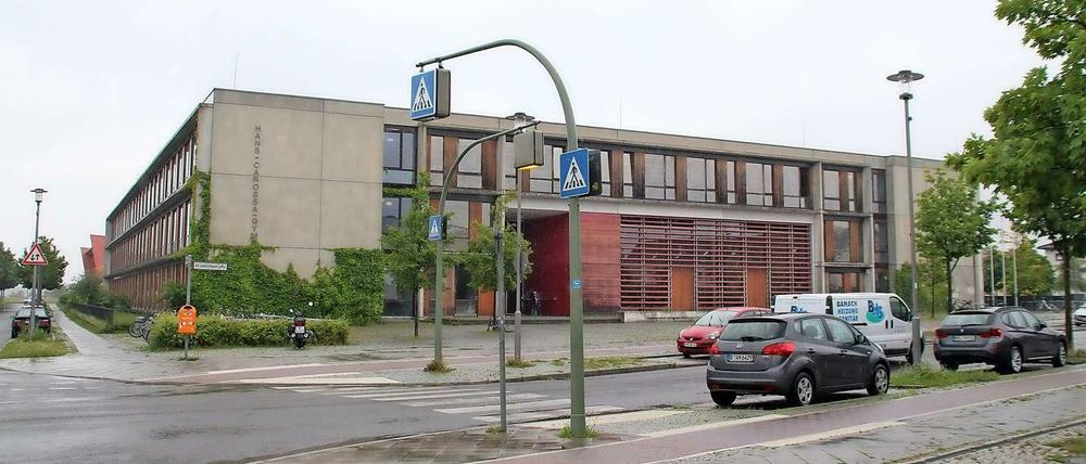 Das Hans-Carossa-Gymnasium in der Landstadt Gatow.