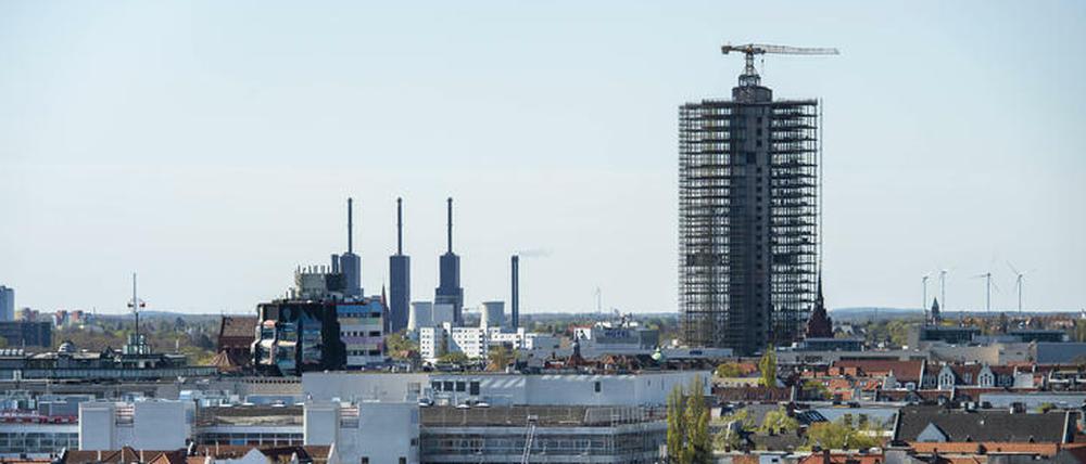 Panoramabild des Berliner Südwestens mit den Landmarken Steglitzer Kreisel (Baustelle) und Kraftwerk Lichterfelde.