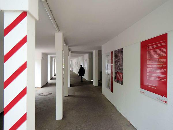 Im Durchgang gibt es auch eine kleine Ausstellung über die Berliner Stadtentwicklung.