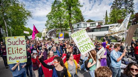 So sah es am 1. Mai 2019 in Grunewald aus, als das Kollektiv eine Satire-Demonstration veranstaltete.