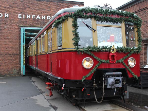 Der Weihnachtszug des Vereins Historische S-Bahn ist wieder fit.