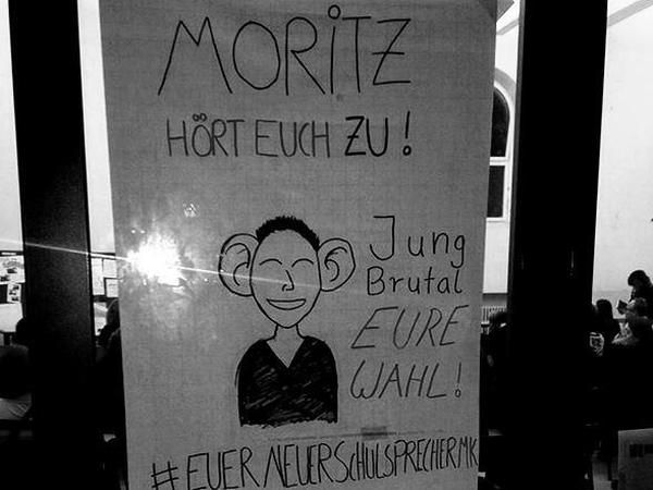 Mit diesem Plakat warb Moritz als er auf dem Leibniz-Gymnasium zum Schülersprecher kandidierte.