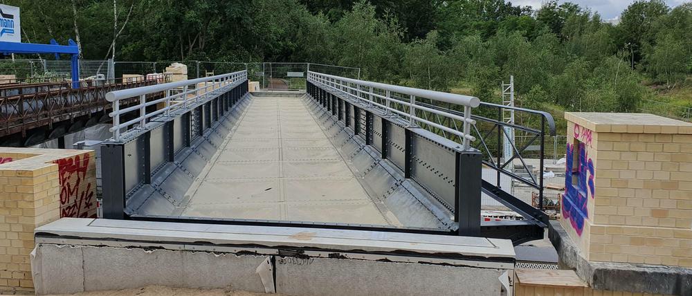 Die am Sonnabend neu eingehängte Brücke 11 wird in den kommenden Tagen ans Radwegenetz angeschlossen 