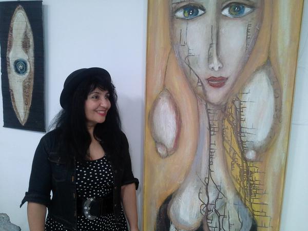 Shahla Aghapour malt gern Frauengesichter mit ausdrucksstarken Augen.
