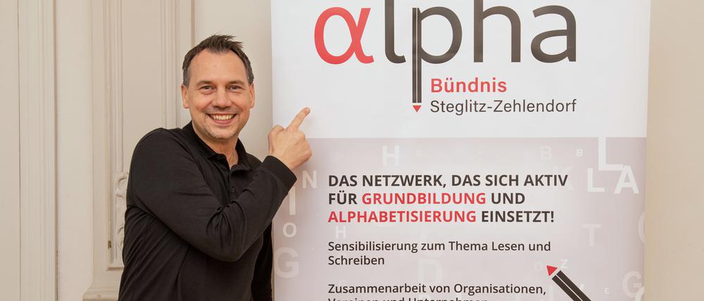 Der Bestseller-Autor Sebastian Fitzek unterstützt das Alpha-Bündnis Steglitz-Zehlendorf. Nicht nur, aber auch, weil er in Zehlendorf lebt.