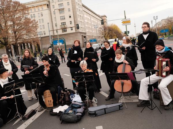 Musiker des Orchesters Lebenslaut beteiligten sich an der Aktion. 