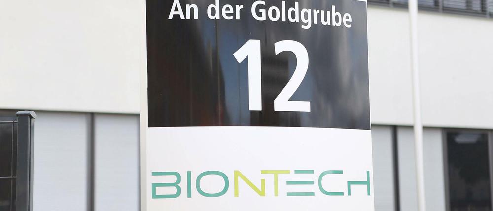 In der Zentrale der Mainzer Niederlassung des Impfstoffherstellers Biontech zeigt man sich verärgert über die Aussagen der Berliner Gesundheitssenatorin. 