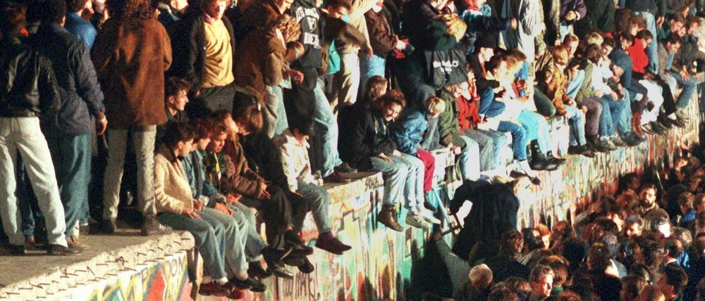 Im November 1989 war Berlin in Feierlaune - und ein Jahr später?