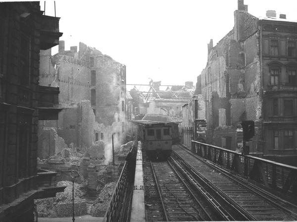 Das Tunnelhaus wurde bei dem Bombenangriff 1943 zerstört. 