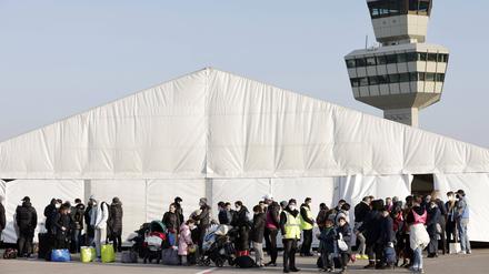 Auf dem Flughafengelände Tegel wurde das Ankunftszentrum für Kriegsflüchtlinge aus der Ukraine eröffnet.