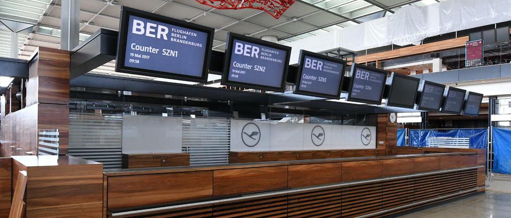 Ein Counter im Hauptterminal des Flughafens Berlin Brandenburg (BER).