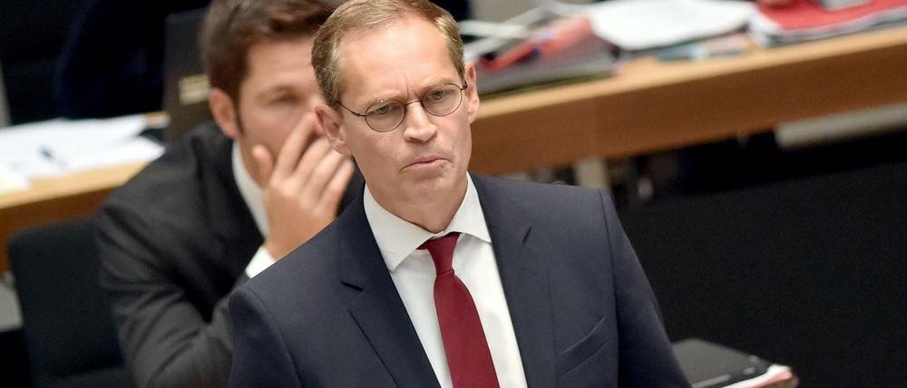 SPD-Parteichef Michael Müller ruft seine Partei-Genossen zu einer besseren Debattenkultur auf.