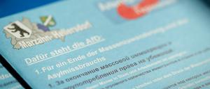 Wahlwerbung zweisprachig. In mehreren Stadtbezirken wendet sich die AfD speziell an Russlanddeutsche.
