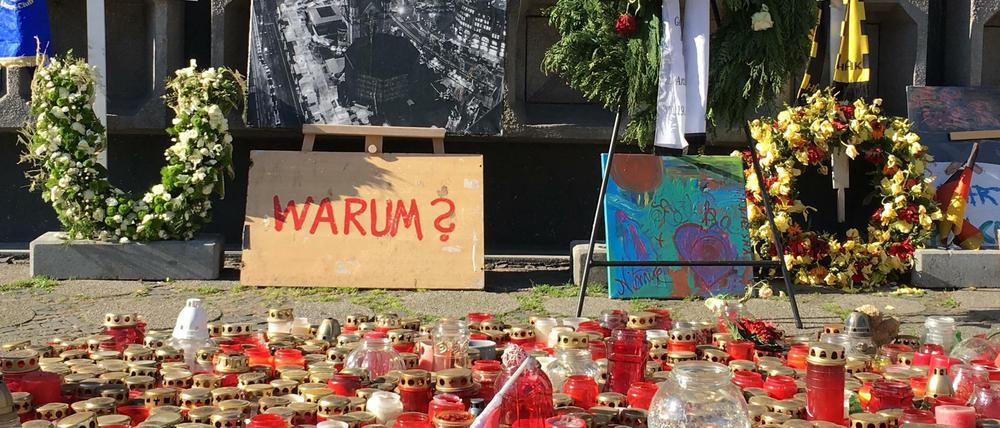 Kerzen zur Erinnerung an den Terroranschlag auf dem Berliner Breitscheidplatz.